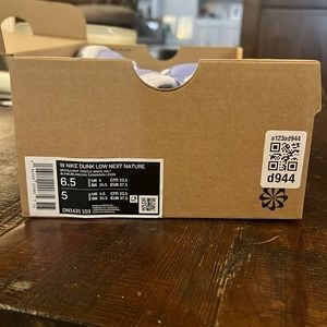 New in box. Size 6.5. Authentic Nike Dunks.